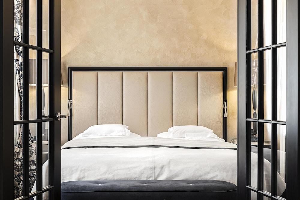 Hotel Bayerischer Hof München Kültér fotó A bedroom at the Mandarin Oriental, Paris