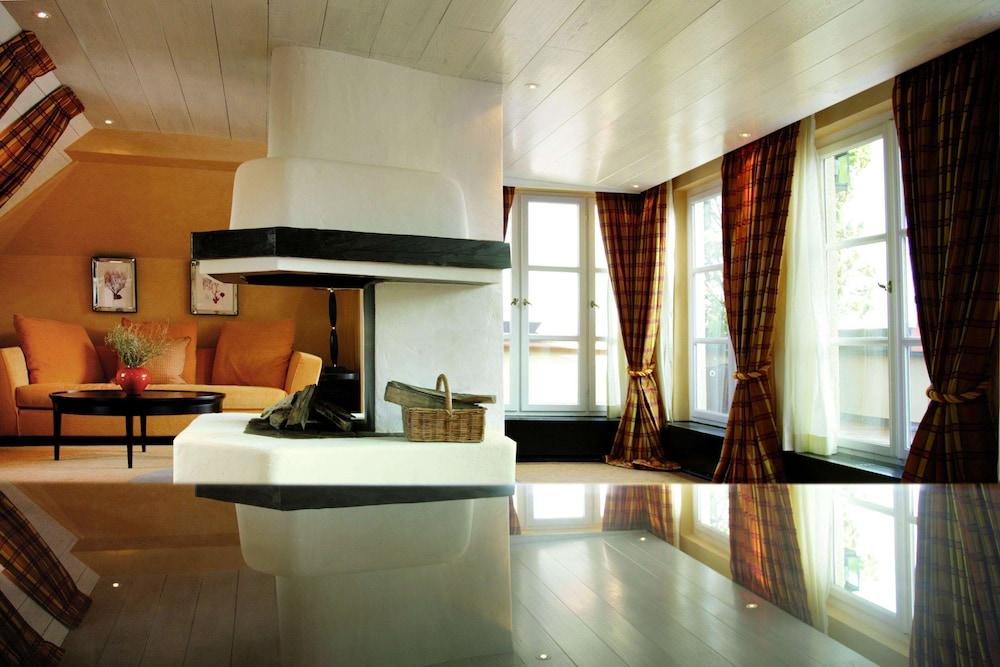 Hotel Bayerischer Hof München Kültér fotó A modern kitchen